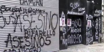 Familiares y amigos de la mujer fallecida tras una operación destrozaron la clínica