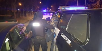 Los uniformados realizaron cinco allanamientos durante el fin de semana\u002E (@minseg)