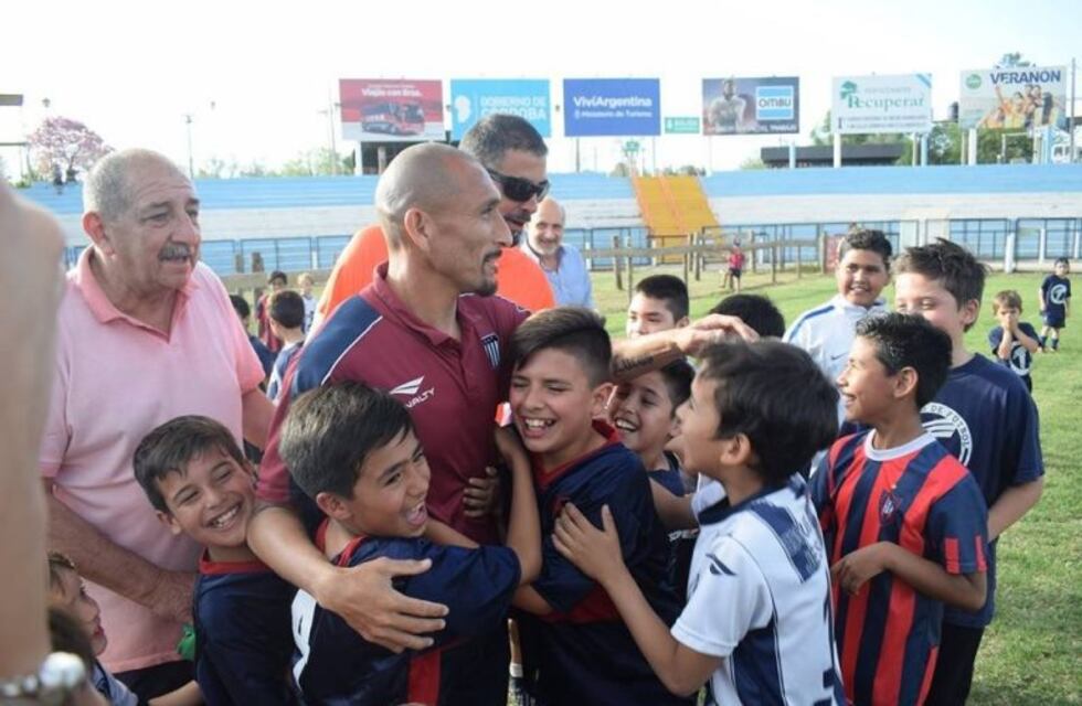 El Cholo Guiñazú armó un festival en Jesús María