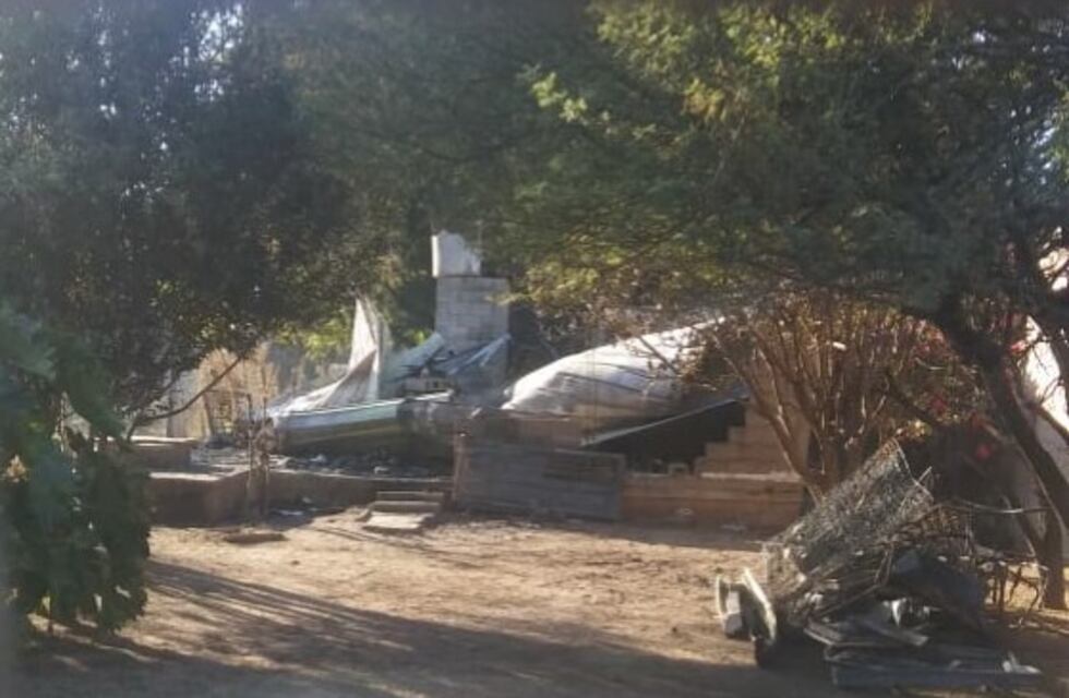 La Calera: familia sufre el incendio total de su casa