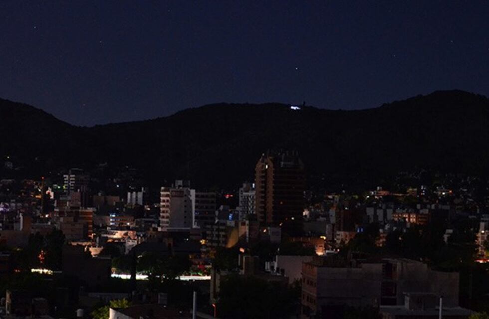 Apagón en todo el país: Carlos Paz también amaneció sin luz