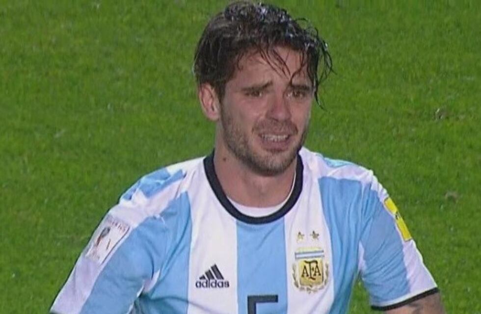 Gago entró por Banega y a los pocos minutos salió lesionado