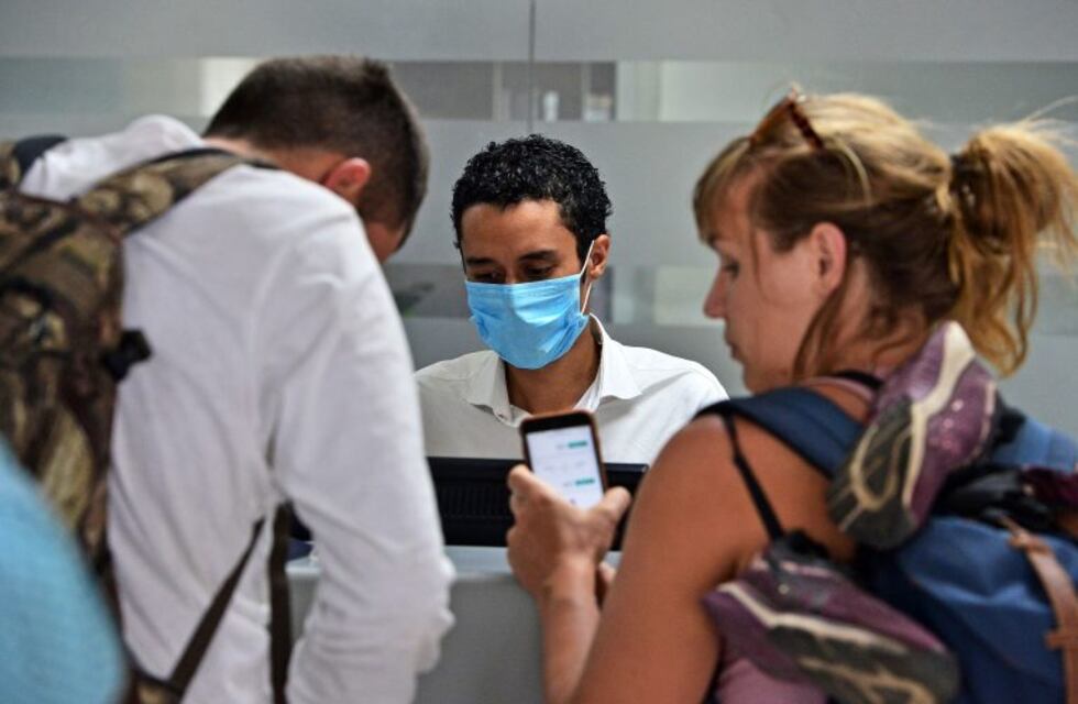 Coronavirus: el Gobierno anunció una "licencia excepcional" para los empleados que viajaron al exterior