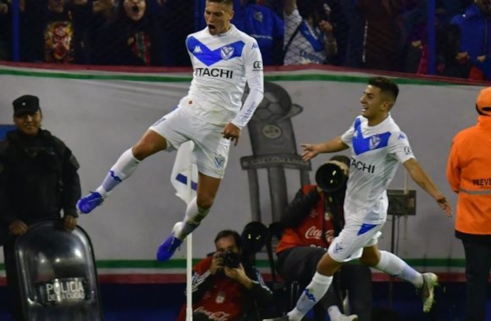 Racing rescató un empate 2-2 ante Vélez en el José Amalfitani por Superliga