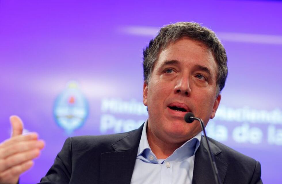 Dujovne aseguró que si no se hubieran tomado medidas, "a la gente le costaría llegar al día 15"