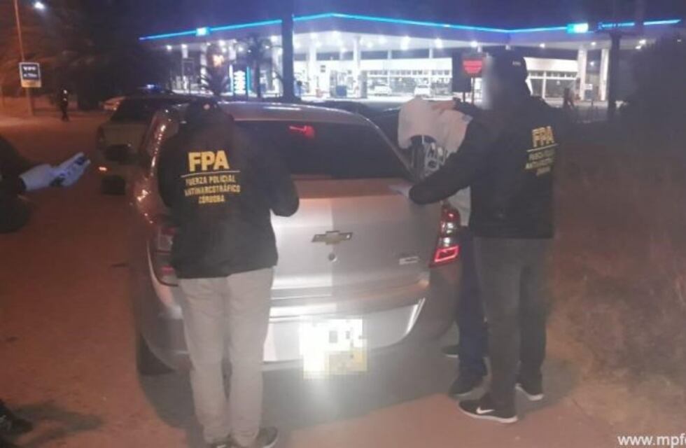 Capturan a taxista que hacía "delivery de cocaína" en Capilla del Monte