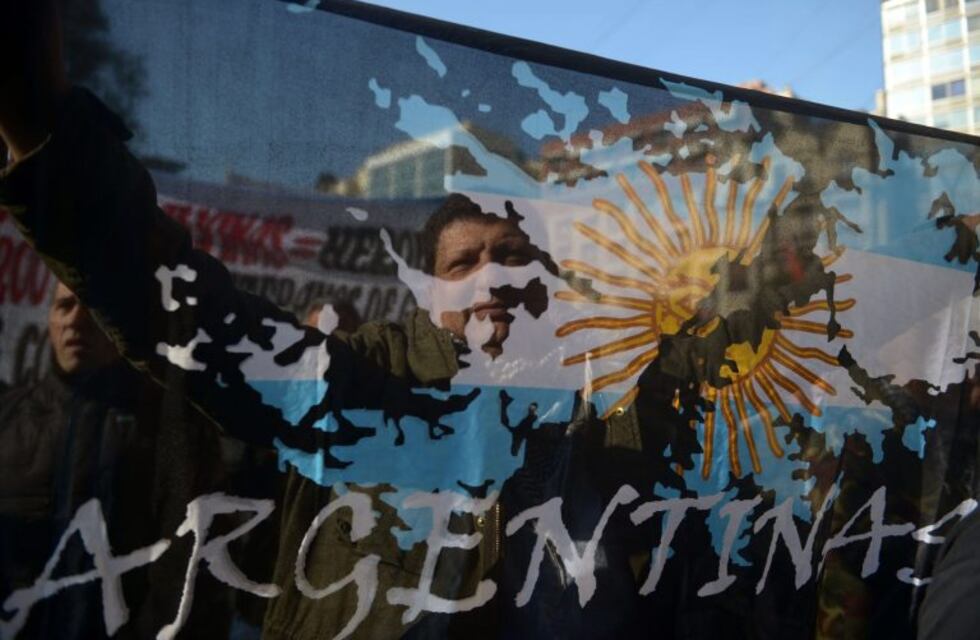 Los veteranos de Malvinas que acampan en Plaza de Mayo cumplen nueve años reclamando que se los reconozca