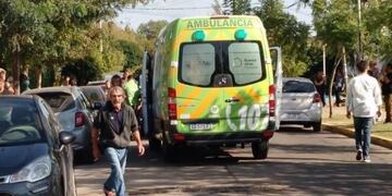 Susto en Gonnet: un nene cruzó la calle y lo atropelló un auto