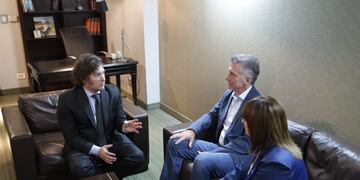 Se hace esperar una nueva foto entre Javier Milei y Mauricio Macri. Foto: Los Andes