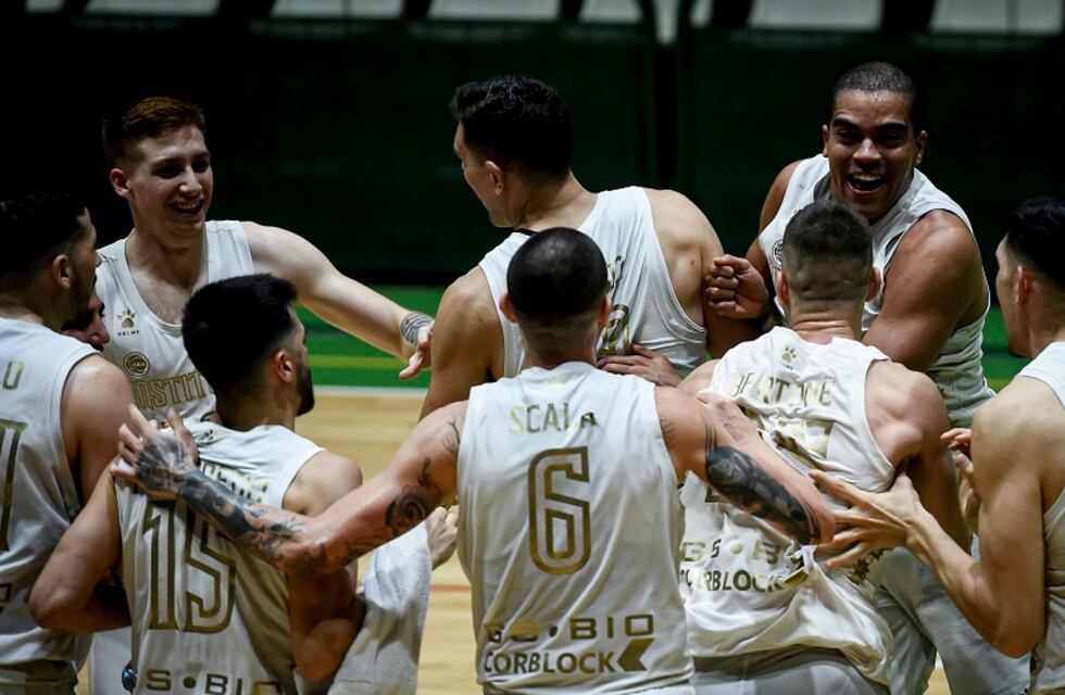 Pablo Bertone aportó 8 puntos para el triunfo de la Gloria