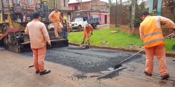 Pavimento Urbano ejecuta obras en Puerto Iguazú.