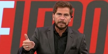 Se terminó el misterio y el Pollo Vignolo reveló que tiene en su mano.