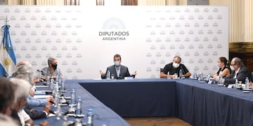 Massa reunido con la CGT en el Congreso