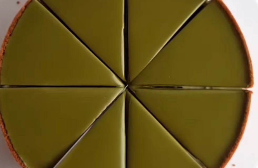 Cómo hacer un cheesecake de pistacho súper cremoso y con pocos ingredientes: la receta definitiva para el verano