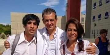 Rosa Pinto (derecha) recibió un riñón de su hijo Oscar Alejandro Castro (izquierda) y eso le permitió mejorar su calidad de vida