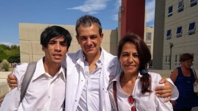 Rosa Pinto (derecha) recibió un riñón de su hijo Oscar Alejandro Castro (izquierda) y eso le permitió mejorar su calidad de vida