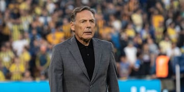 El entrenador de 67 años todavía no pudo cantar victoria en el torneo de Primera División.