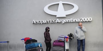 El Gobierno nacional dispuso el ingreso de hasta 600 argentinos por día al país, como parte de las nuevas restricciones para frenar la circulación del COVID-19.