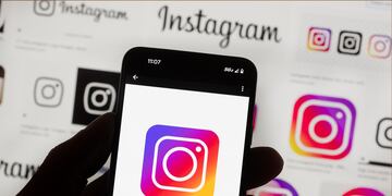 El logo de Instagram se ve en un teléfono celular en Boston, el 14 de octubre de 2022. (Foto AP/Michael Dwyer, Archivo)