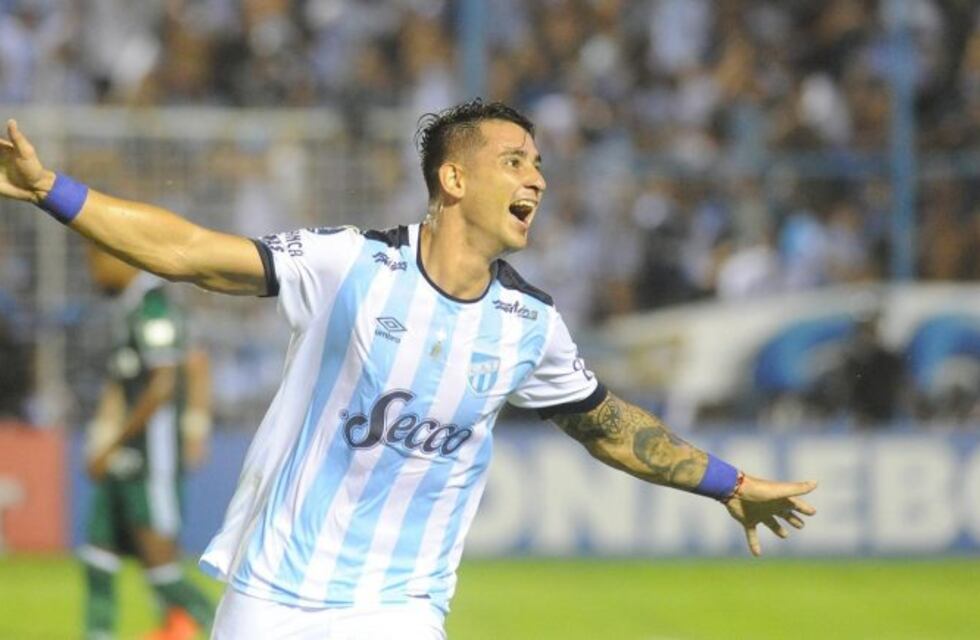 Central avanza en la compra de Zampedri