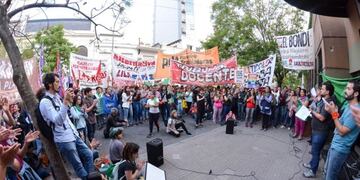Se manifestaron en defensa de las clases de ESI (AGLP)\u002E