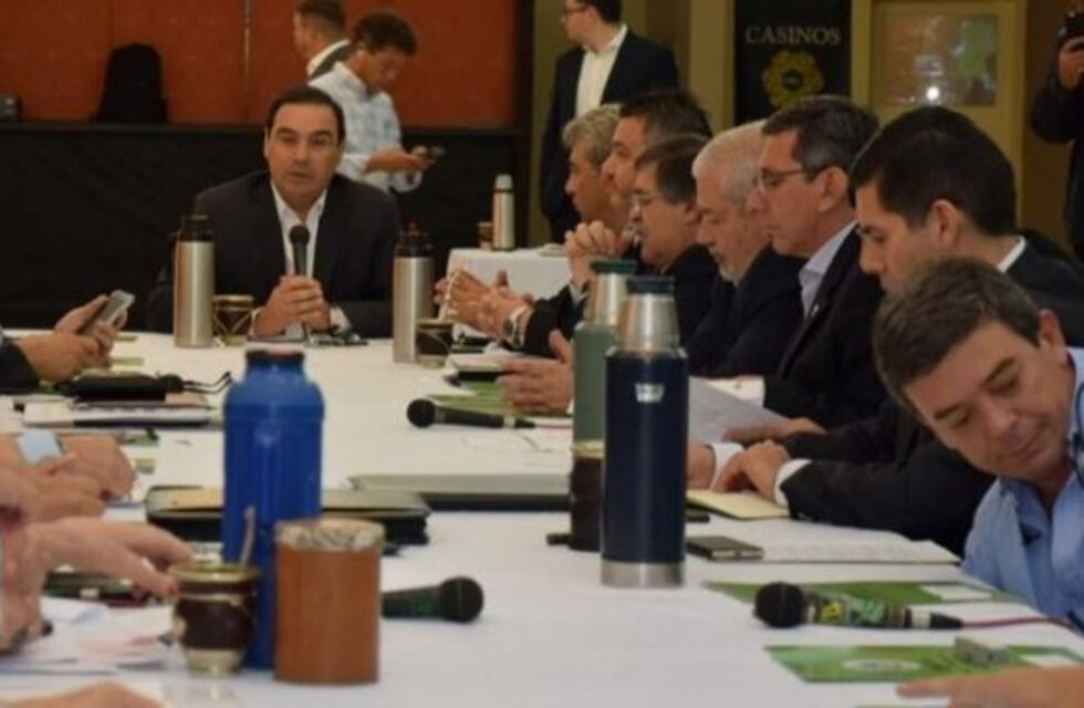 Gustavo Valdés encabezaría esta semana una nueva reunión de Gabinete