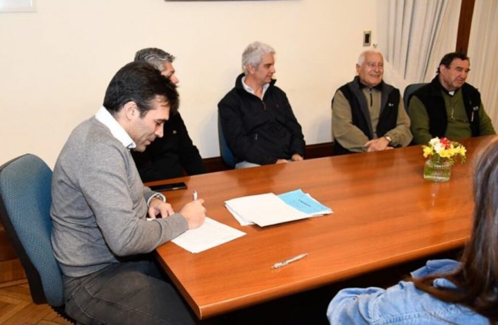 Firma de convenio con Centro de Jubilados del Barrio 9 de Julio