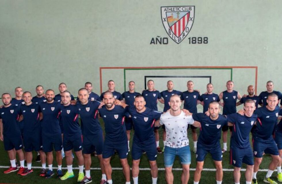 Bielsa elogió a los jugadores del Athletic de Bilbao por el gesto que tuvieron con un compañero con cáncer