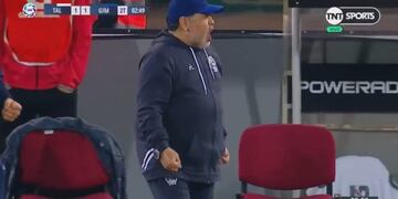 Maradona festejó ante Talleres\u002E