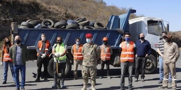 Intensa recolección de residuos en el Camino de las 100 curvas por el Día Mundial de la Limpieza