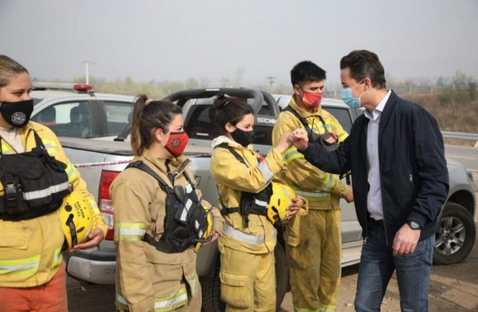 El vicegobernador visitó las zonas incendiadas en San Antonio de Arredondo y Las Jarillas