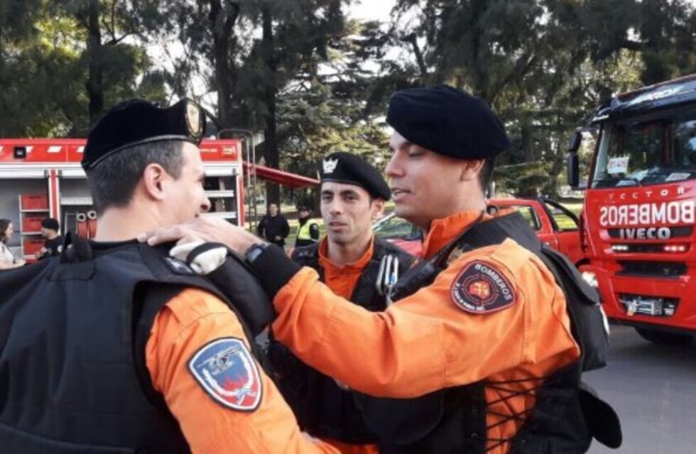 Presentan el Cuerpo de Bomberos de la Ciudad