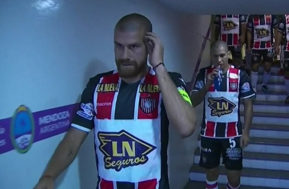 La camiseta de Chacarita fue la perlita de la reanudación de la Superliga