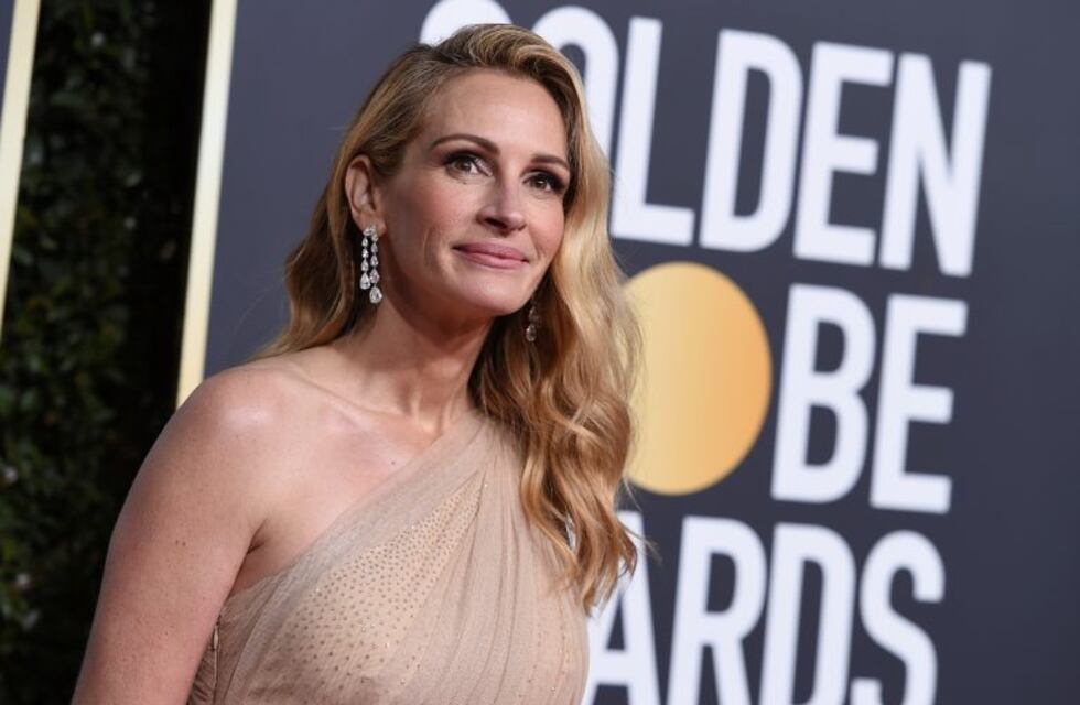 Julia Roberts salió a hacer las compras en plena pandemia con barbijo, guantes y anteojos de sol