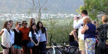 Se apunta al turismo receptivo para reforzar las reservas.