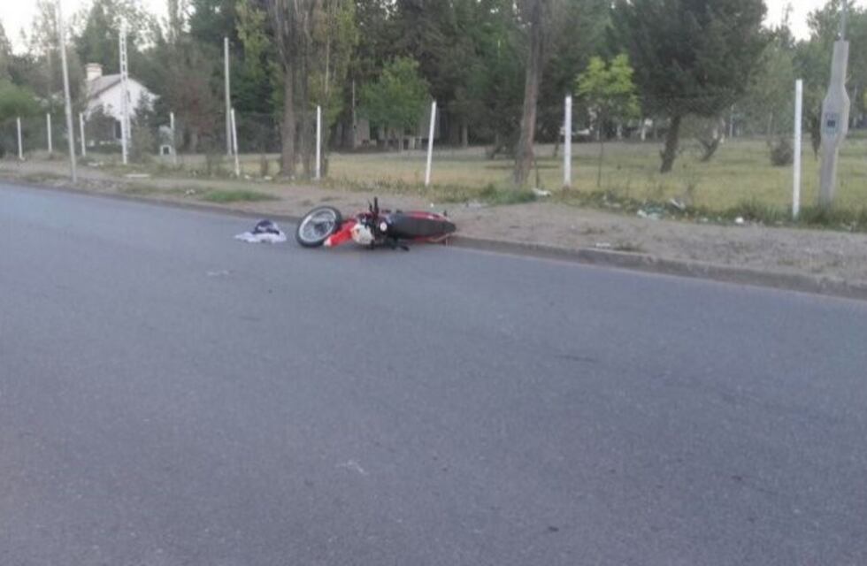 Un motociclista perdió el control y sufrió un traumatismo de cráneo