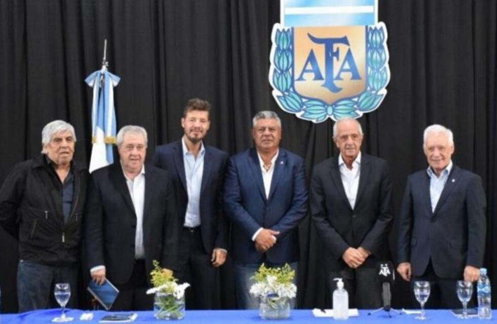 Con River en la foto, Tapia consiguió unidad en el fútbol argentino