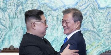 Los respectivos presidentes de Corea del Norte y del Sur, Kim Jong-un y Moon Jae-in