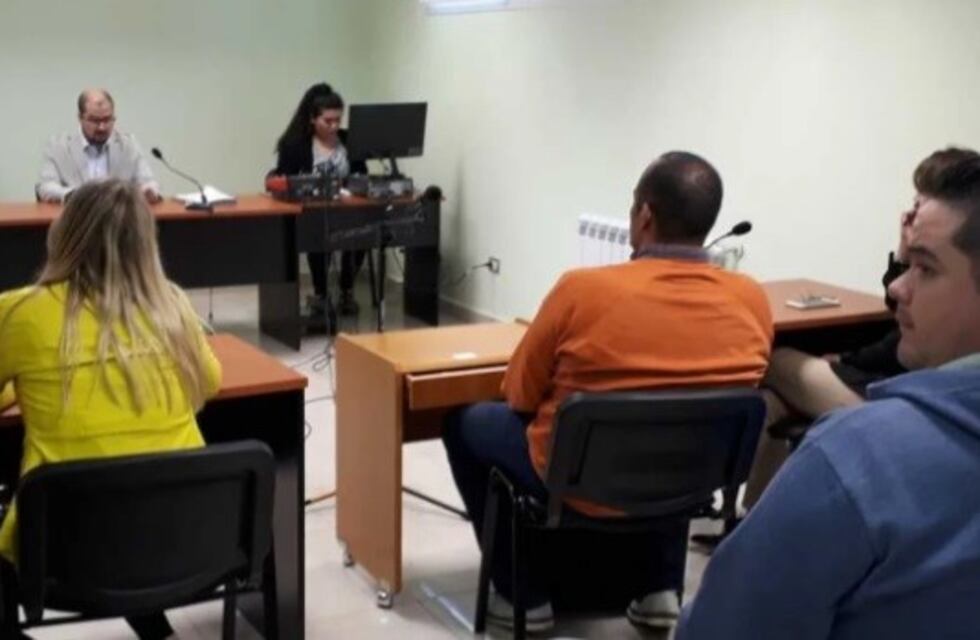 Quedaron inhabilitados dos policías por robar celulares en Comodoro