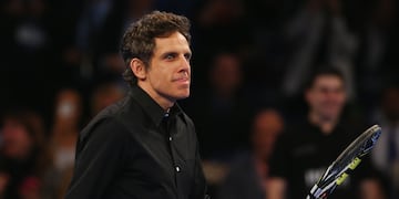NEW YORK, NY - MARCH 04: Actor Ben Stiller during the BNP Paribas Showdown on March 4, 2013 at Madison Square Garden in New York City. Elsa/Getty Images/AFP== FOR NEWSPAPERS, INTERNET, TELCOS & TELEVISION USE ONLY ==rn nueva york eeuu Ben Stiller exhibicion en el torneo bnp paribas tenis actor