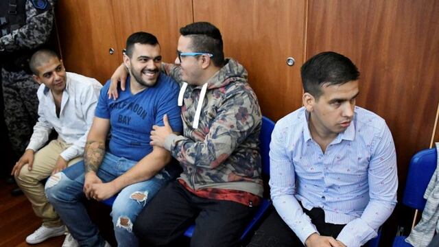 El "Gordo" (segundo desde la izquierda) se distanció de "Guille" Cantero.