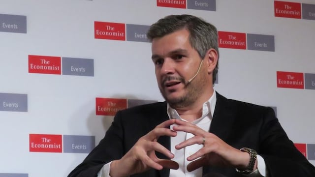 BAS002. BUENOS AIRES (ARGENTINA). 08/03/2017.- El jefe de Gabinete del Gobierno argentino, Marcos Peu00f1a, habla durante el foro Argentina Summit 2017 hoy, miu00e9rcoles 8 de marzo de 2017, en Buenos Aires (Argentina). Unos 200 lu00edderes empresariales y gubernamen