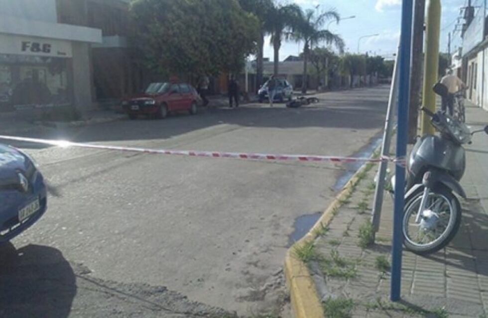 Murió un peatón en Villa Nueva tras ser embestido por una moto
