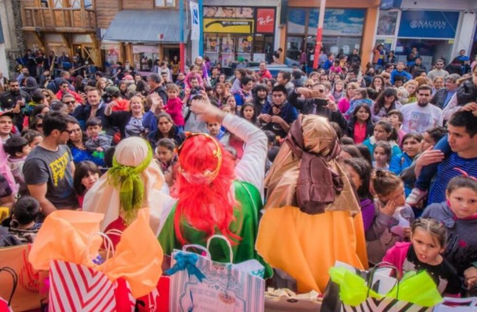 Acción solidaria: comerciantes de Ushuaia organizan recolección de juguetes y alimentos