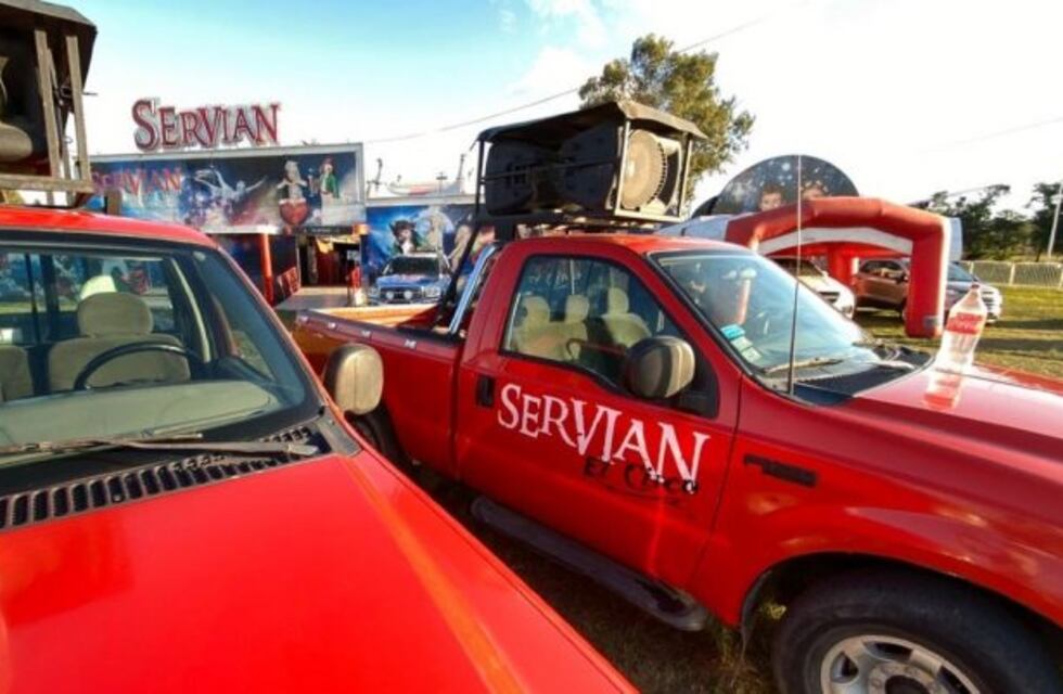 Circo vende sus autos para poder subsistir