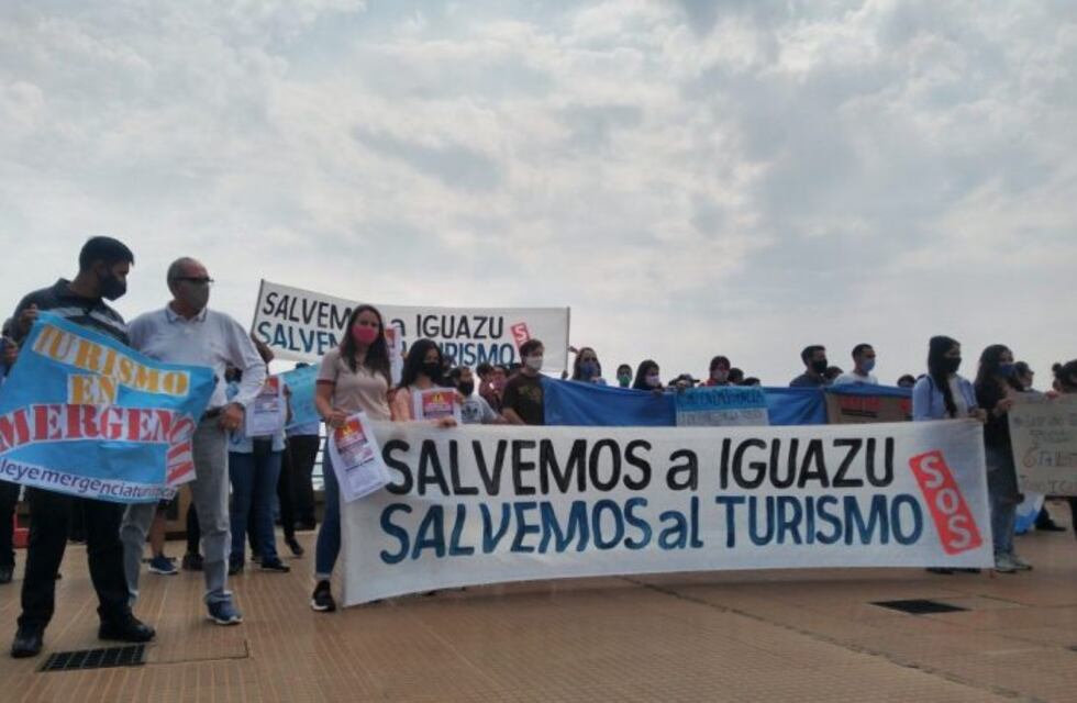 Marcharon por la reactivación turística en Iguazú