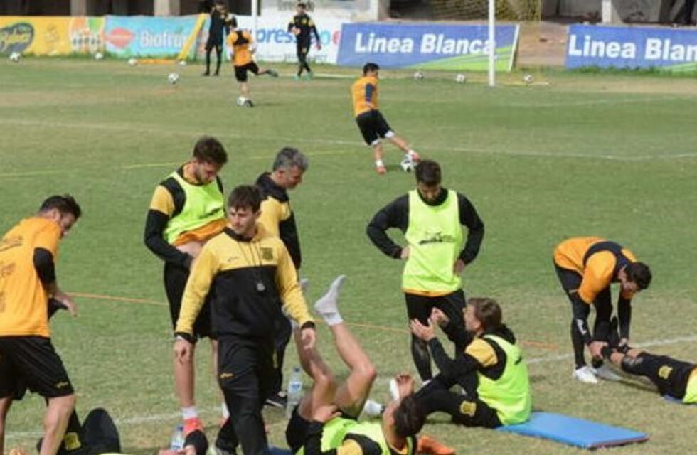 Los hinchas hicieron pintadas contra el técnico y jugadores de Mitre