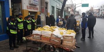 Vendedores ambulantes de Salta\u002E (Gustavo Martínez)