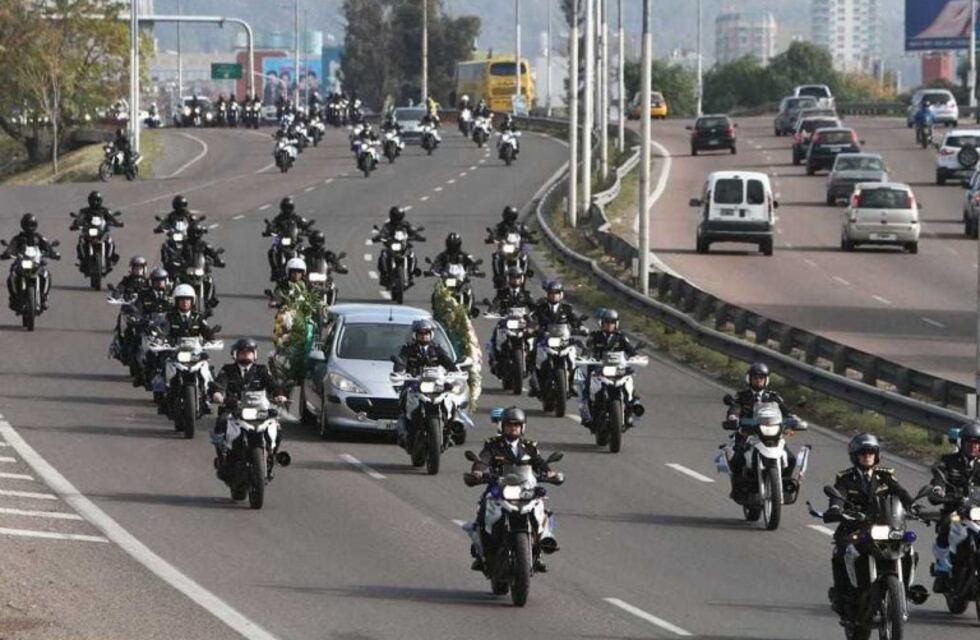 Un compañero de los policías asesinados se emocionó por el apoyo de la gente