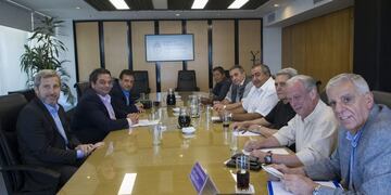 DYN11, BUENOS AIRES 19/12/16, LOS MINISTROS DE INTERIOR, ROGELIO FRIGERIO, Y DE TRABAJO, JORGE TRIACA, Y SECRETARIO DE COORDINACIu00d3N INTERMINISTERIAL, MARIO QUINTANA, SE REUNIERON HOY CON LOS Mu00c1XIMOS DIRIGENTES DE LA CGT POR EL PROYECTO DE REFORMA DEL IMPU
